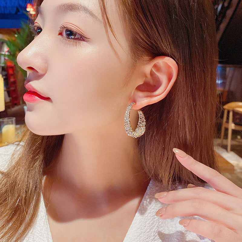 Unique and minimalist earrings with a niche design sense (10 pieces)