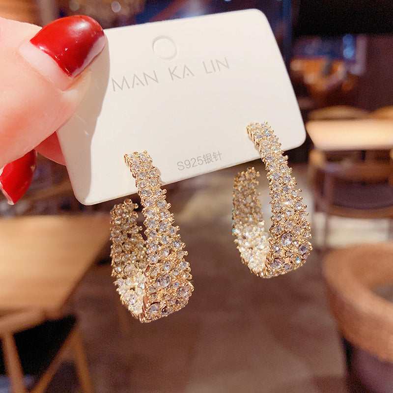 Unique and minimalist earrings with a niche design sense (10 pieces)