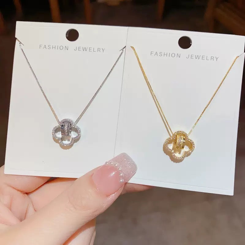 Hot selling clover environmentally friendly zinc alloy transfer bead necklace with diamond inlaid pendant, light luxury collarbone chain (10 pieces)