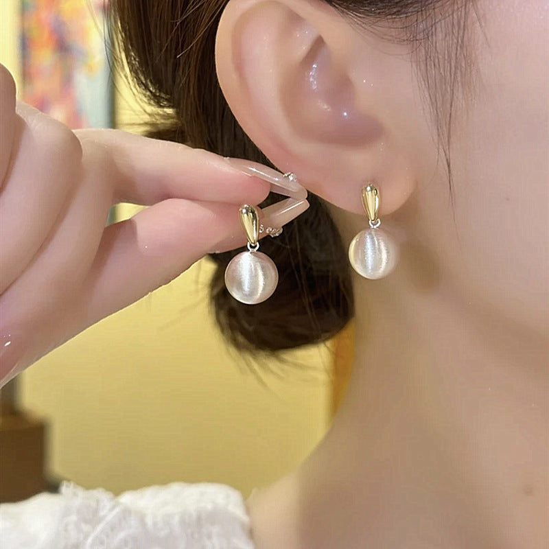 Explosive light luxury temperament metal copper ball brushed earrings (10 pieces)