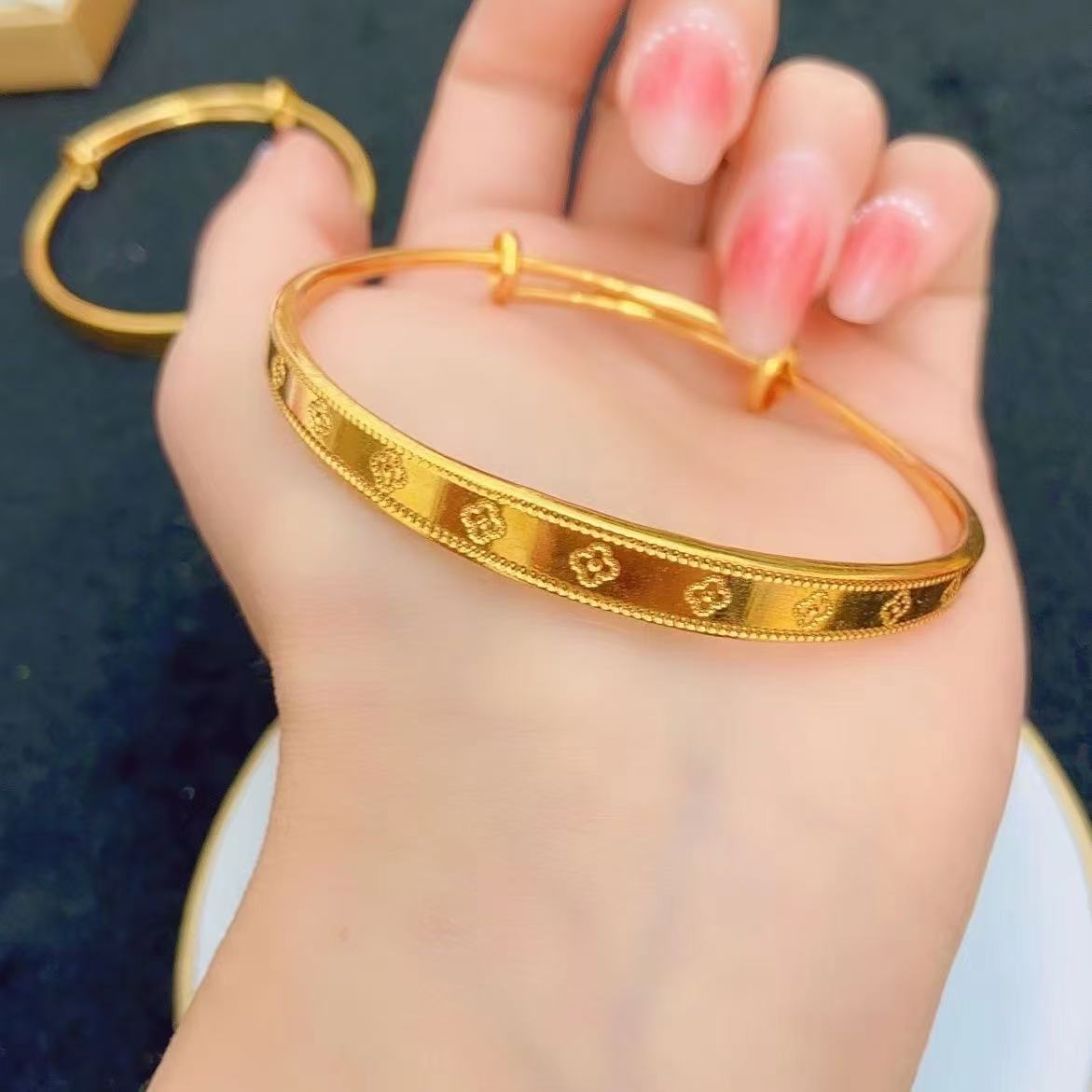 Shajin Lucky Clover Bracelet for Women Adjustable (10 pieces)