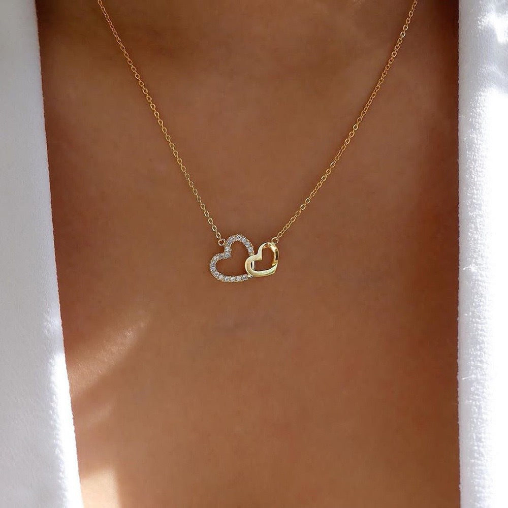 Simple and versatile heart-shaped necklace (10 pieces)