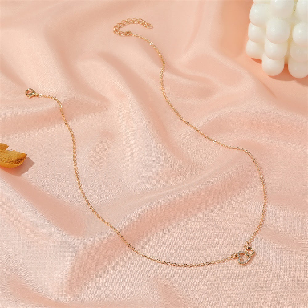 Simple and versatile heart-shaped necklace (10 pieces)