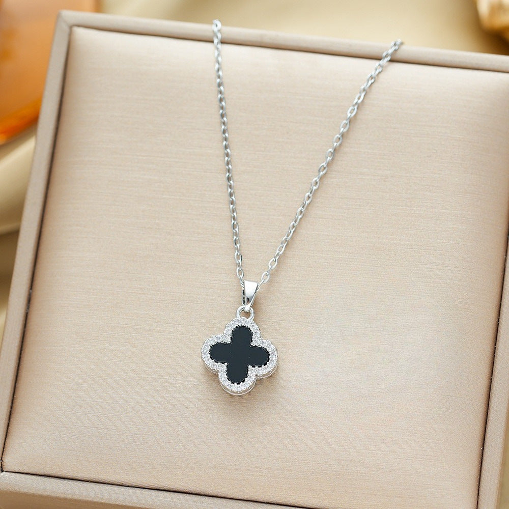 Clover Summer Fashion Fragrant Charm Necklace (10 pieces)