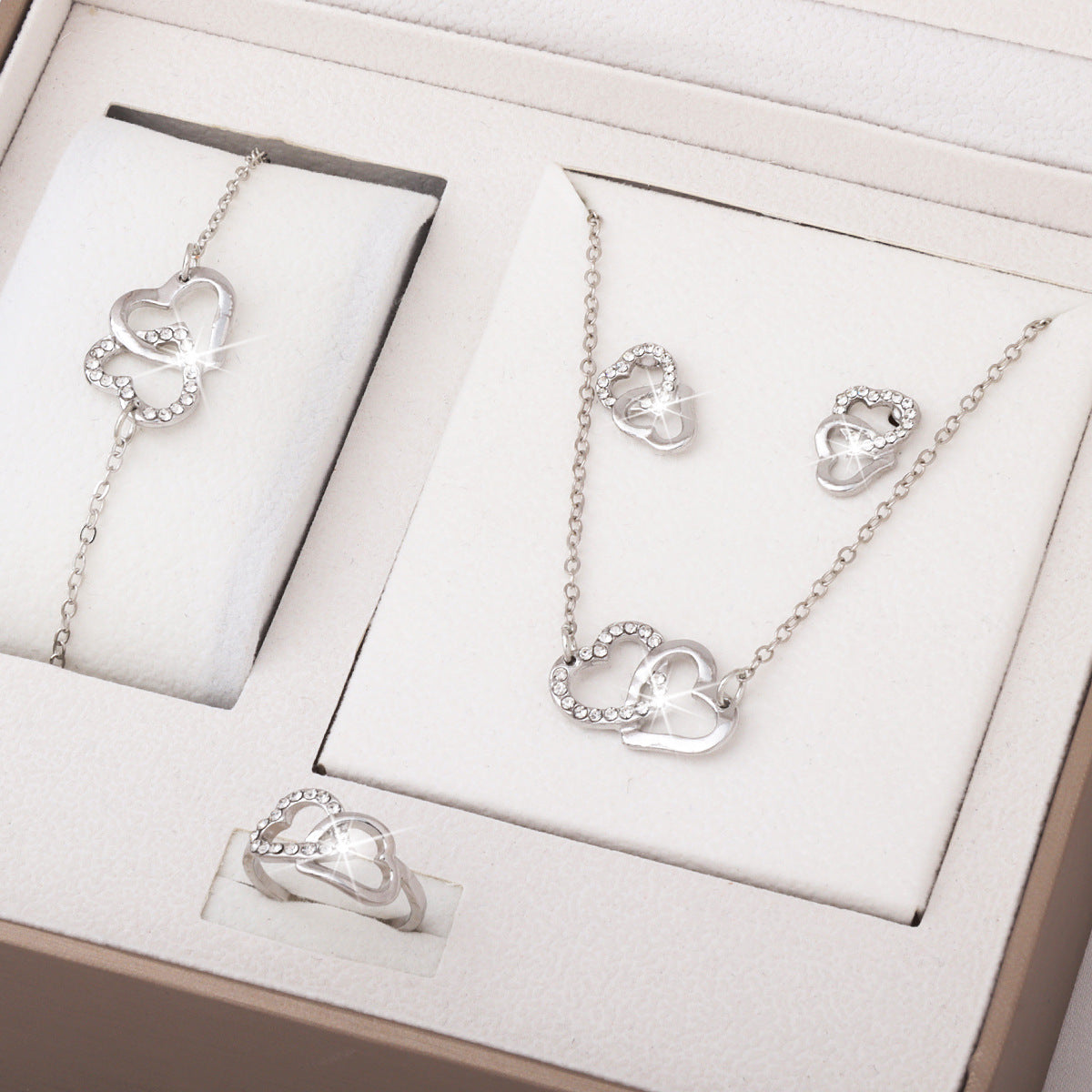 Minimally designed women's versatile double heart jewelry necklace bracelet earrings bracelet pendant four piece set (10 pieces)